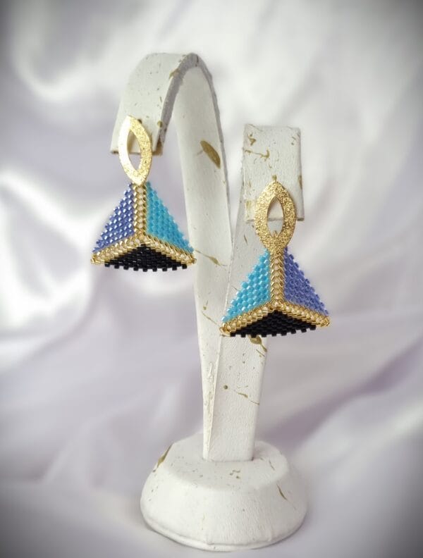 aretes aurora azul