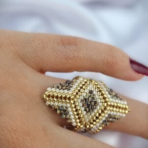 Anillo Piramide Tierra