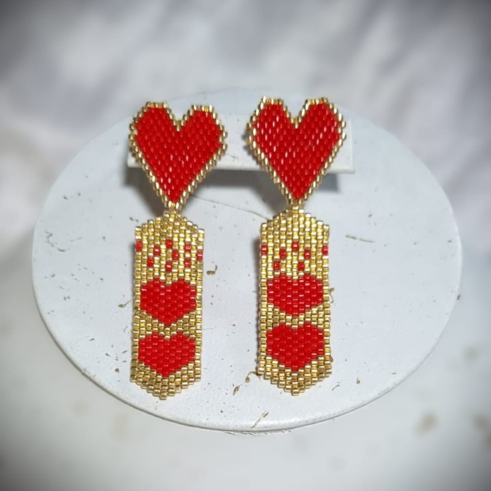 Aretes Love
